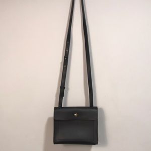 🐝 Vintage Black Triangle Bag